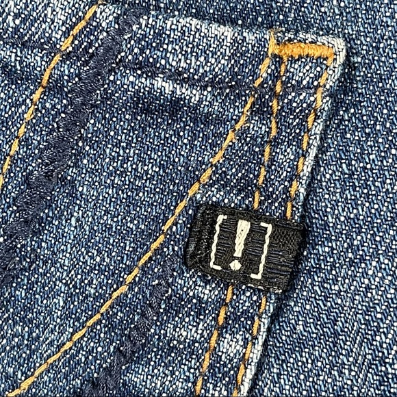 !iT Jeans size 24 medium wash Bermuda jean  shorts, like new condition - Picture 8 of 13